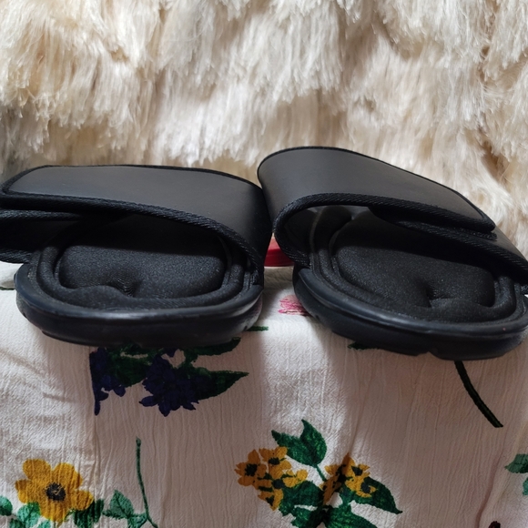 NWOT. Lifeguard Slide On Sandals. Size 12. (89) - Picture 2 of 5